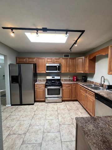 422 Chama Street NE, Albuquerque, NM 87108