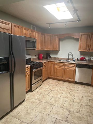 422 Chama Street NE, Albuquerque, NM 87108