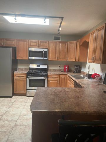 422 Chama Street NE, Albuquerque, NM 87108