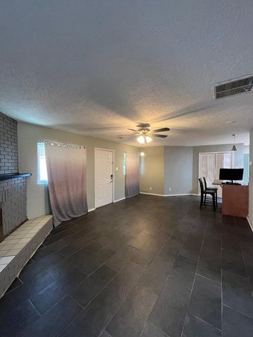 422 Chama Street NE, Albuquerque, NM 87108