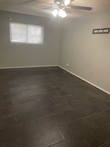 422 Chama Street NE, Albuquerque, NM 87108