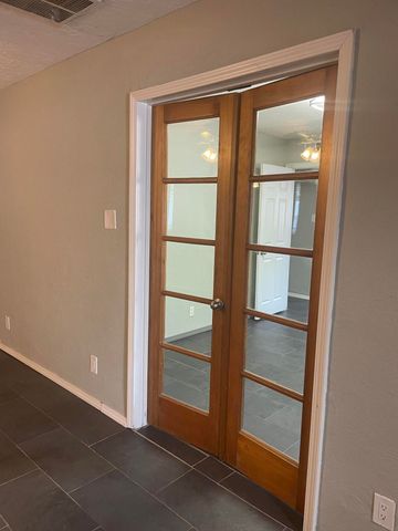 422 Chama Street NE, Albuquerque, NM 87108