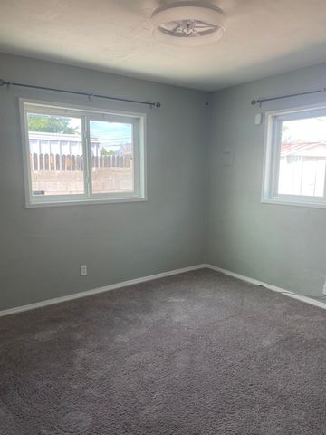 422 Chama Street NE, Albuquerque, NM 87108