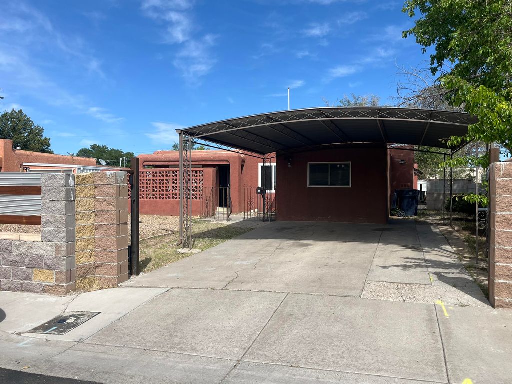 422 Chama Street NE, Albuquerque, NM 87108