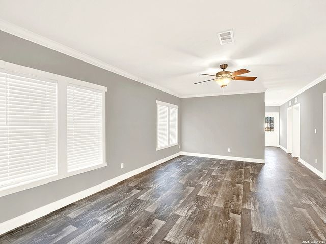 112 County Road 158, Floresville, TX 78114