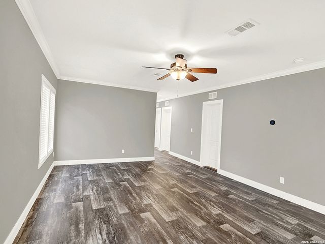 112 County Road 158, Floresville, TX 78114