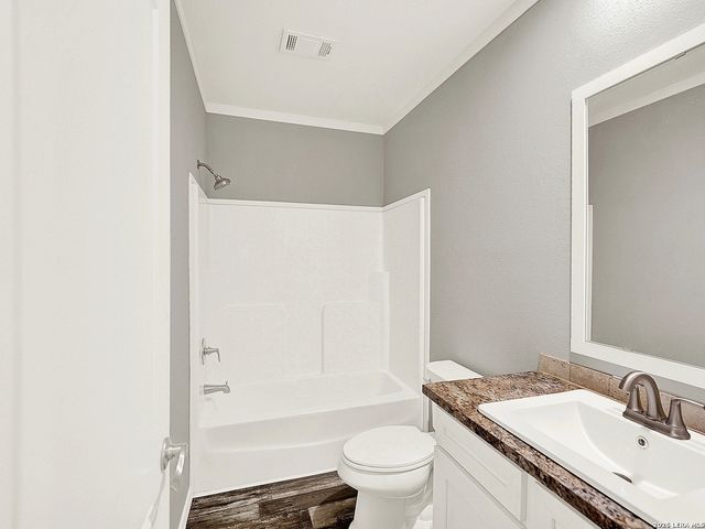 112 County Road 158, Floresville, TX 78114