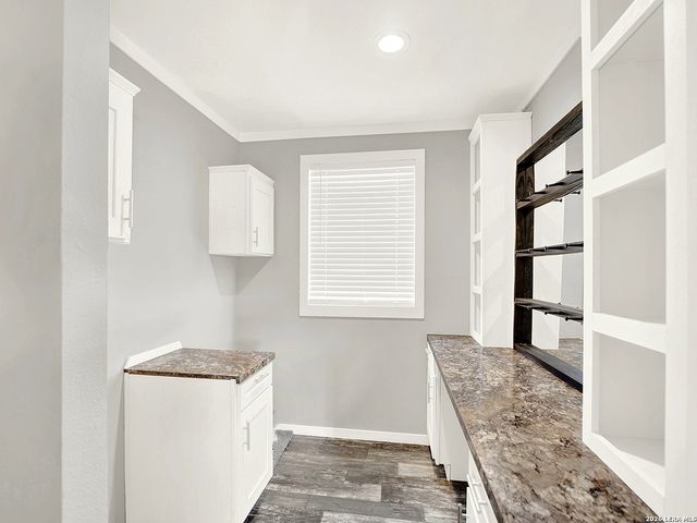 112 County Road 158, Floresville, TX 78114