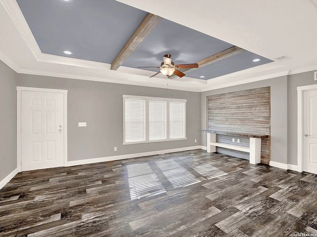 112 County Road 158, Floresville, TX 78114
