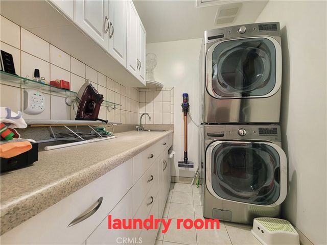 3323 Larga, Los Angeles, CA 90039