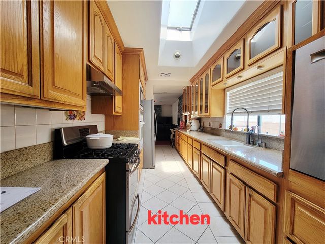 3323 Larga, Los Angeles, CA 90039