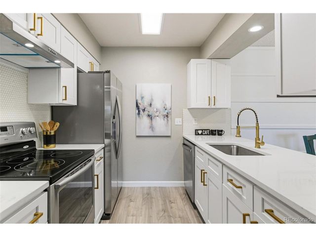 459 Wright St 305, Lakewood, CO 80228