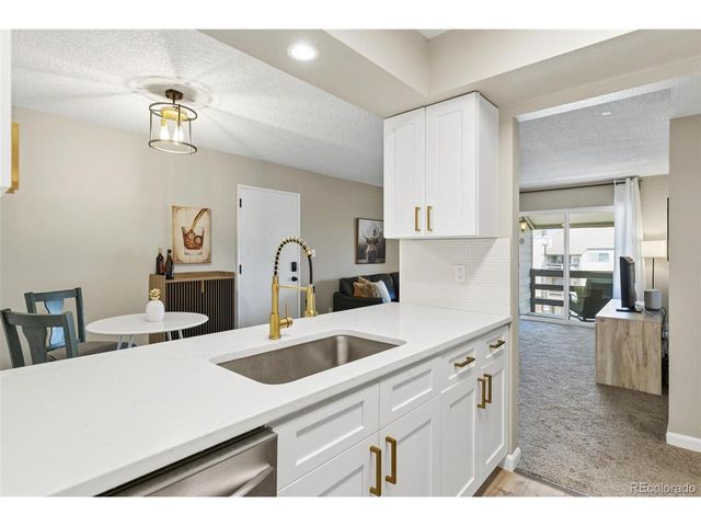 459 Wright St 305, Lakewood, CO 80228