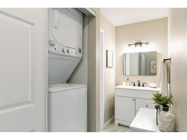 459 Wright St 305, Lakewood, CO 80228