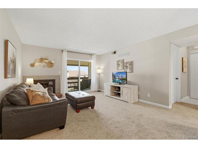 459 Wright St 305, Lakewood, CO 80228