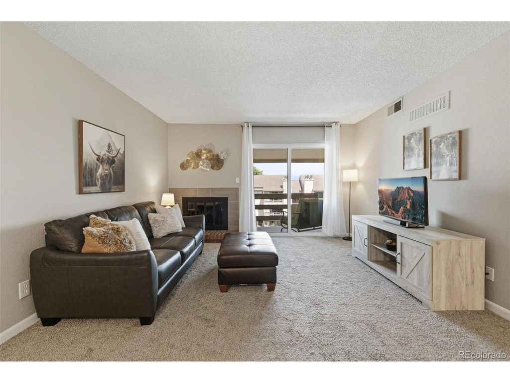 459 Wright St 305, Lakewood, CO 80228