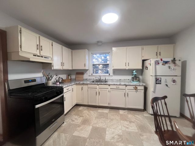 124 Thorpe Street, Fairfield, CT 06824