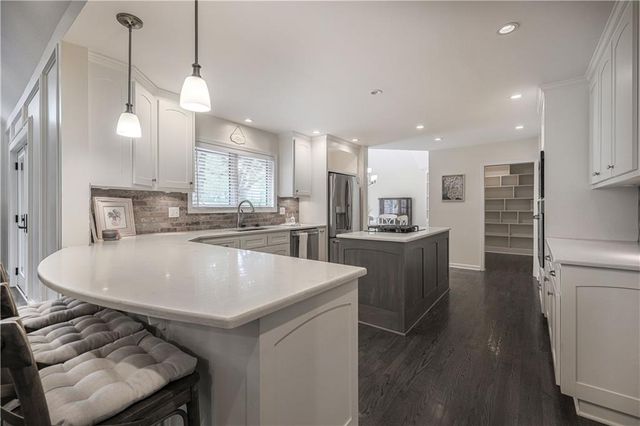2305 W 127th Street, Leawood, KS 66209