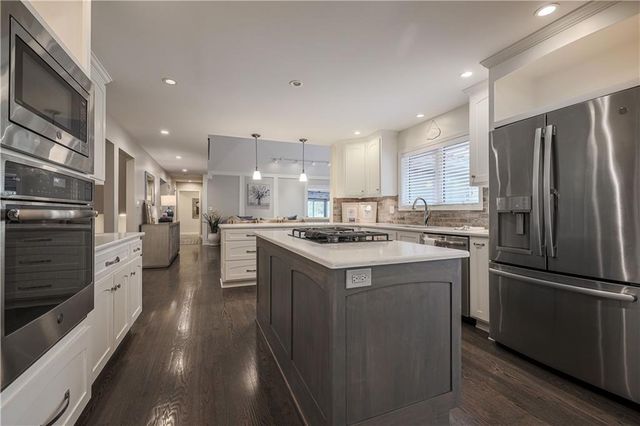 2305 W 127th Street, Leawood, KS 66209
