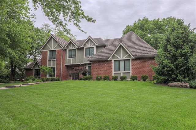 2305 W 127th Street, Leawood, KS 66209