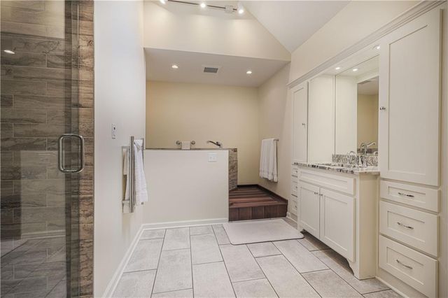 2305 W 127th Street, Leawood, KS 66209