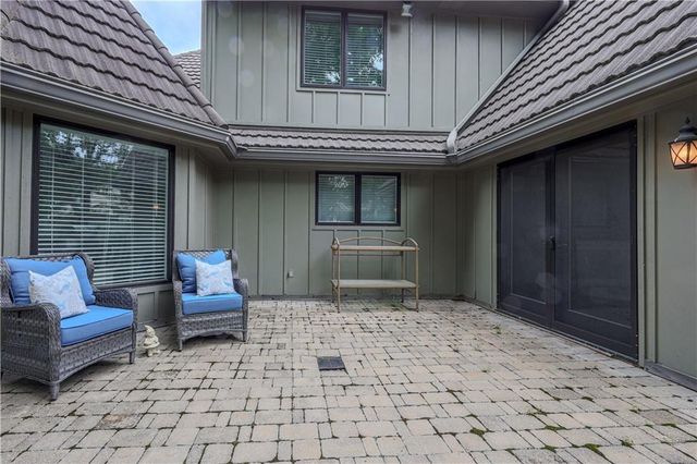 2305 W 127th Street, Leawood, KS 66209