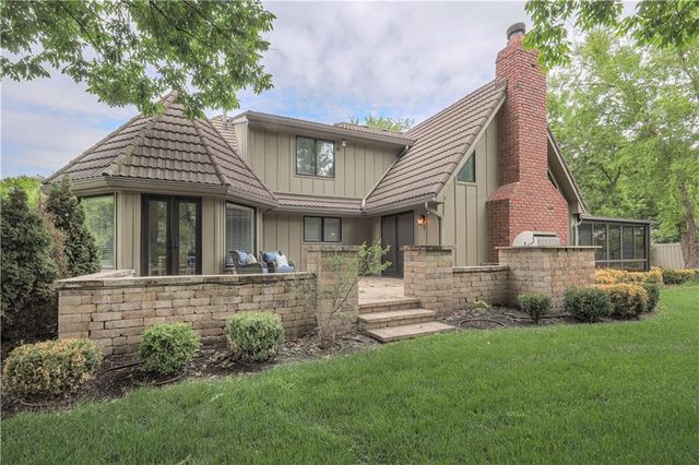 2305 W 127th Street, Leawood, KS 66209