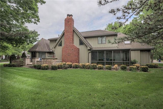 2305 W 127th Street, Leawood, KS 66209