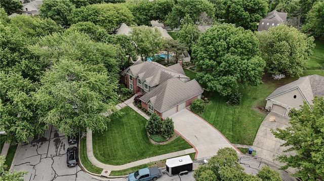 2305 W 127th Street, Leawood, KS 66209