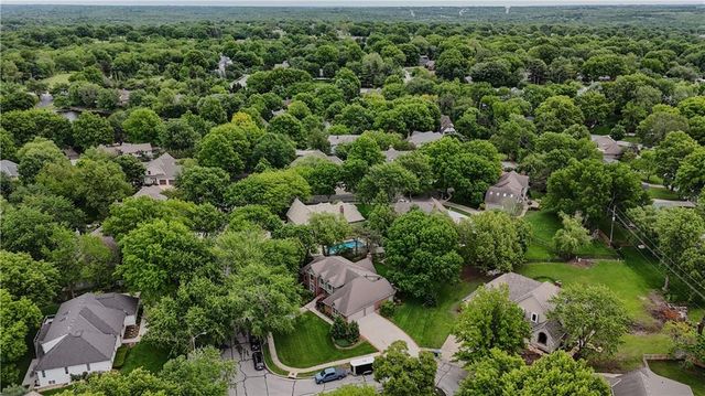 2305 W 127th Street, Leawood, KS 66209