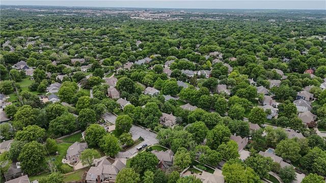 2305 W 127th Street, Leawood, KS 66209