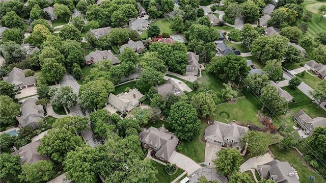 2305 W 127th Street, Leawood, KS 66209