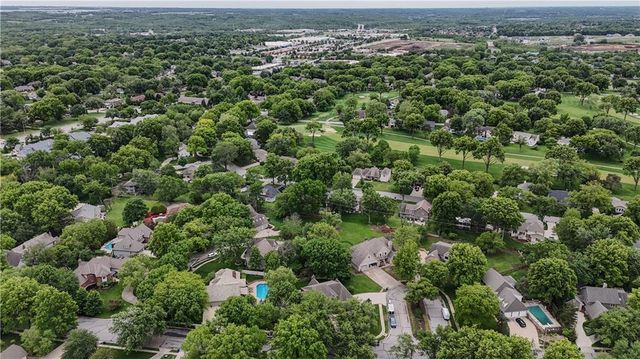 2305 W 127th Street, Leawood, KS 66209