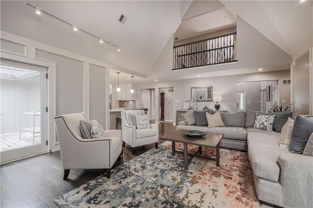 2305 W 127th Street, Leawood, KS 66209