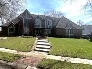 2305 W 127th Street, Leawood, KS 66209