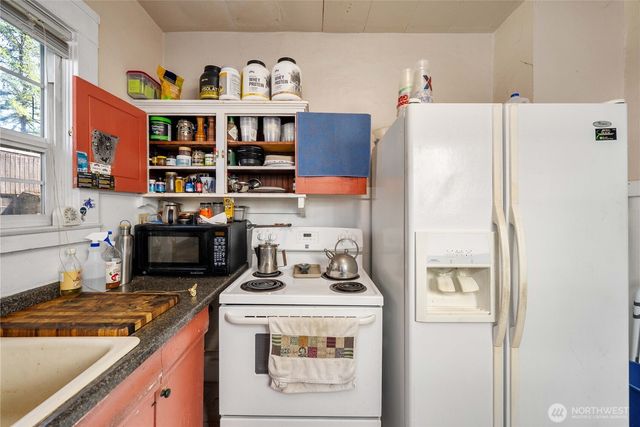 935 S Sprague Avenue, Tacoma, WA 98405