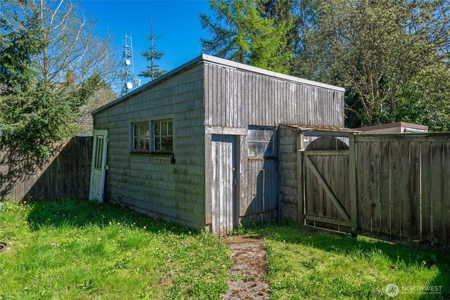 935 S Sprague Avenue, Tacoma, WA 98405