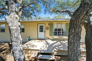 90 Griffith Dr, Rockport, TX 78382