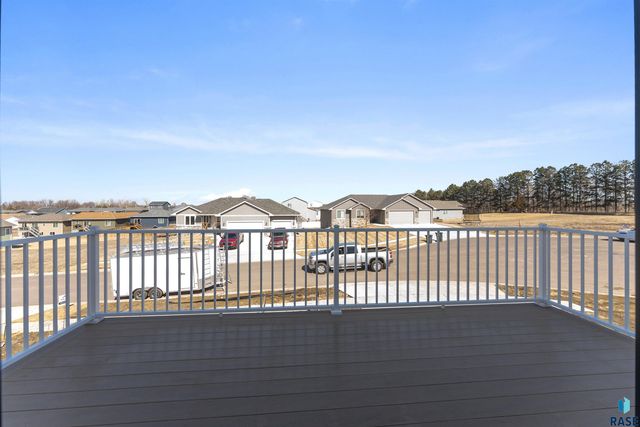 1901 E Wallin Cir, Sioux Falls, SD 57104