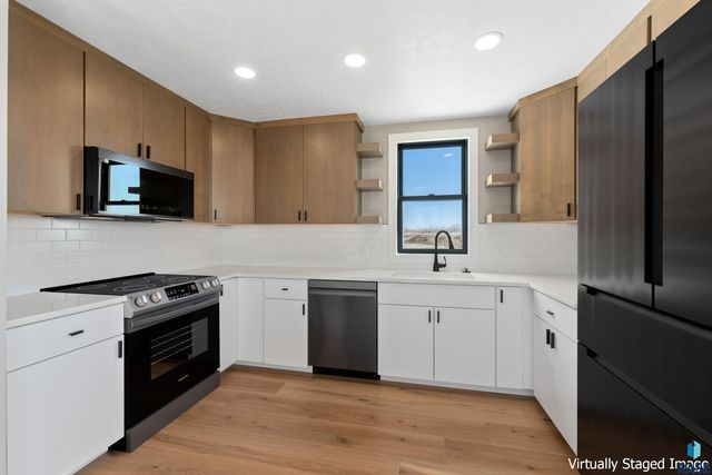 1901 E Wallin Cir, Sioux Falls, SD 57104