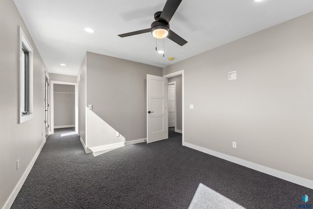 1901 E Wallin Cir, Sioux Falls, SD 57104