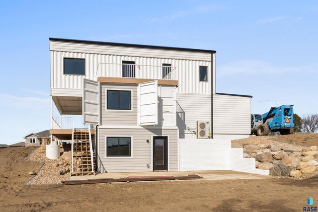 1901 E Wallin Cir, Sioux Falls, SD 57104
