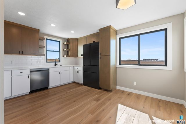 1901 E Wallin Cir, Sioux Falls, SD 57104