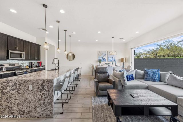 1912 W KINFIELD Trail, Phoenix, AZ 85085