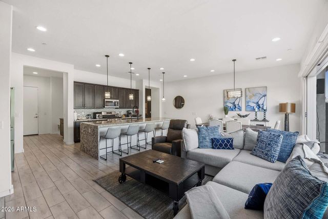 1912 W KINFIELD Trail, Phoenix, AZ 85085