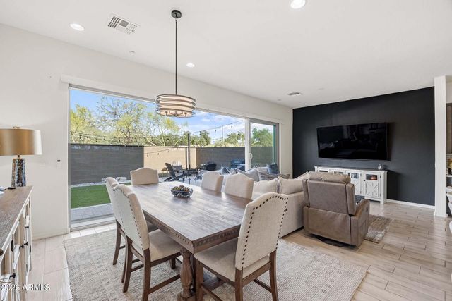 1912 W KINFIELD Trail, Phoenix, AZ 85085