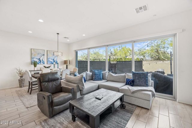 1912 W KINFIELD Trail, Phoenix, AZ 85085