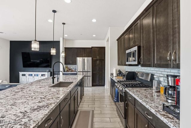 1912 W KINFIELD Trail, Phoenix, AZ 85085