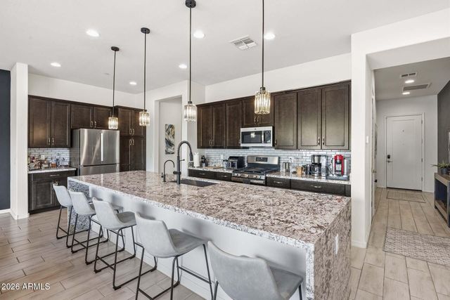 1912 W KINFIELD Trail, Phoenix, AZ 85085