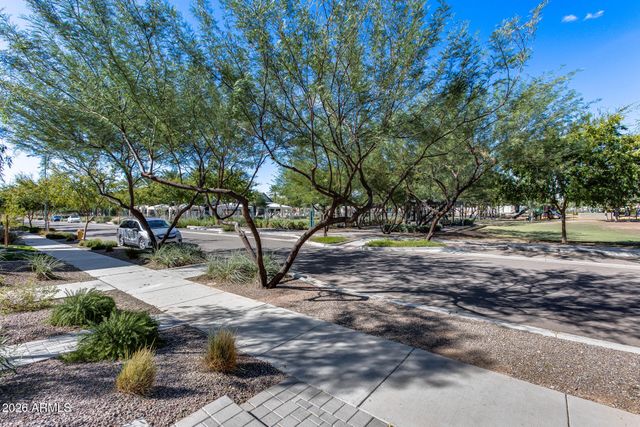 1912 W KINFIELD Trail, Phoenix, AZ 85085